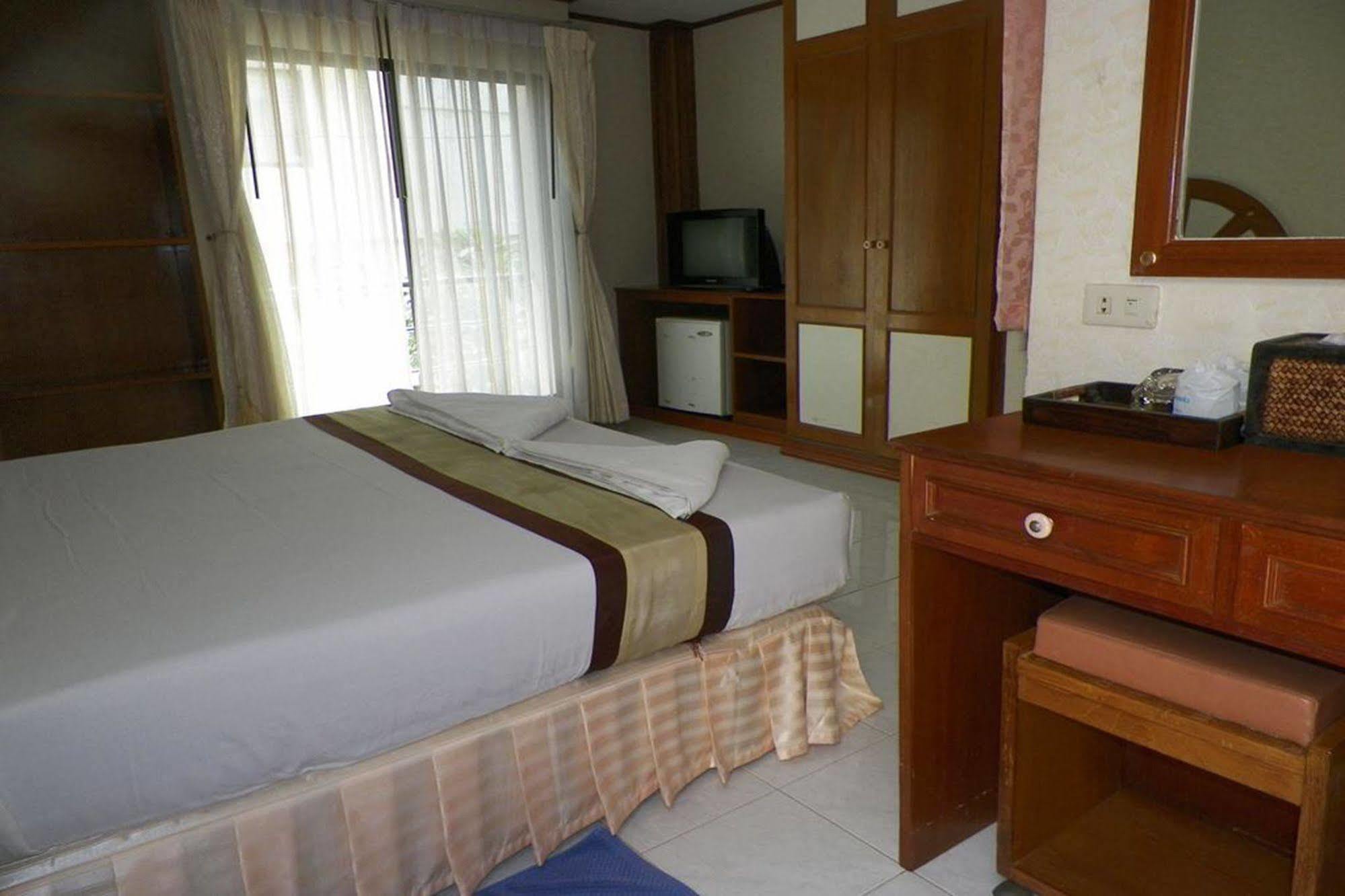 Natacha Hotel Phi Phi Don Exterior foto